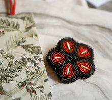 Load image into Gallery viewer, Quill Beaded Poppy
