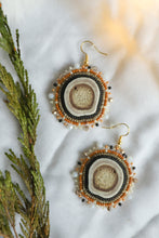 Load image into Gallery viewer, Beaded Elk Earrings
